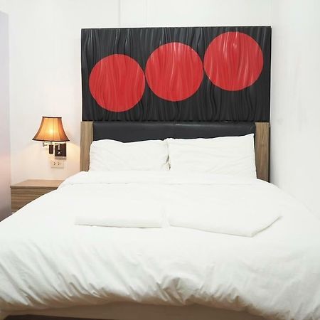 Pook Swan House Hotel Pattaya Zimmer foto