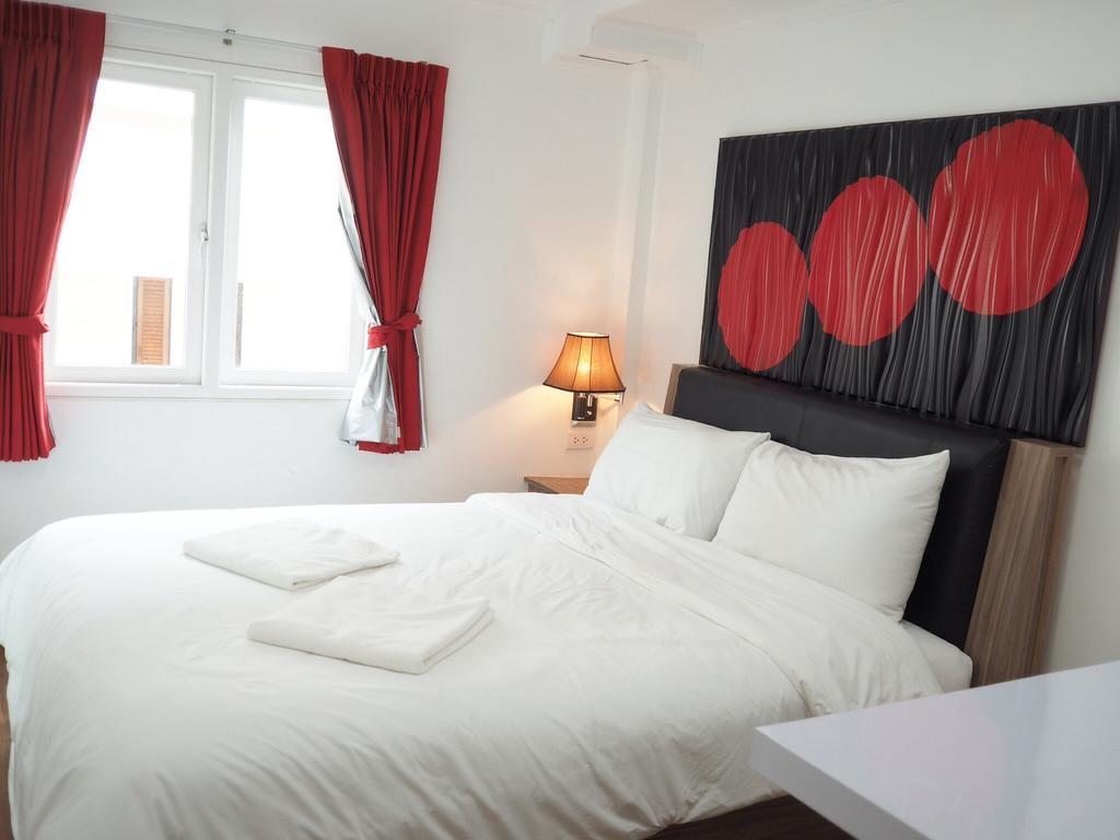 Pook Swan House Hotel Pattaya Zimmer foto