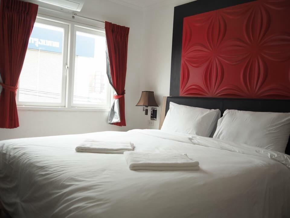 Pook Swan House Hotel Pattaya Zimmer foto