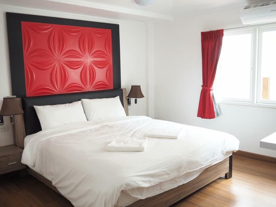Pook Swan House Hotel Pattaya Zimmer foto
